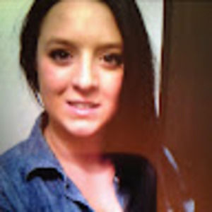 Meet your Posher, Larissa